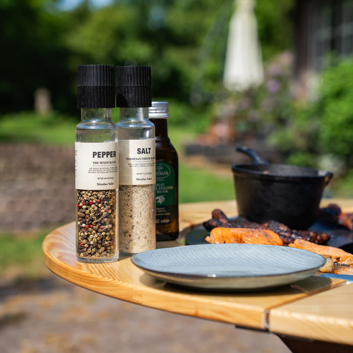 BBQ Vuurschaal Grill Brasero Vuurschaal Cortenstaal met Bakplaat Ø80cm en Mesa (Houten omranding) grote wielen, houtopslag