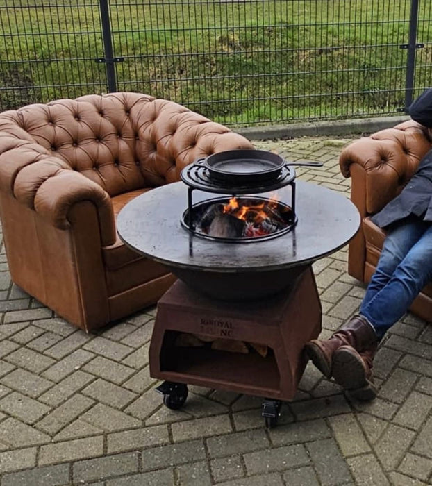 BBQ Vuurschaal Grill Brasero Vuurschaal Cortenstaal met Bakplaat Ø80cm en Mesa (Houten omranding) grote wielen, houtopslag