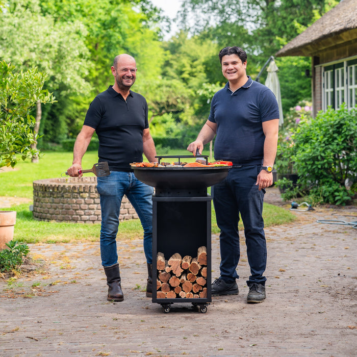 BBQ Vuurschaal Grill Blackline 8mm Camarada 2.0 - Met pook en houtopslag Ø70cm