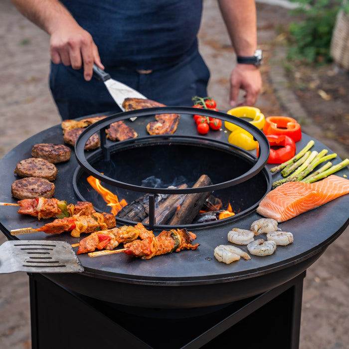 BBQ Vuurschaal Grill Blackline 8mm Camarada 2.0 - Met pook en houtopslag Ø70cm