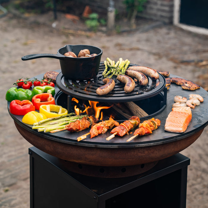 BBQ Vuurschaal Grill Cortenstaal Blackline 8mm Camarada 2.0 - Met pook en houtopslag Ø70cm